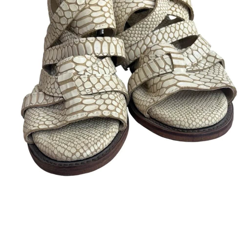 Freebird By Steven Womens 10 Cream Croco Claw Strappy Sandal Block Leather Heels